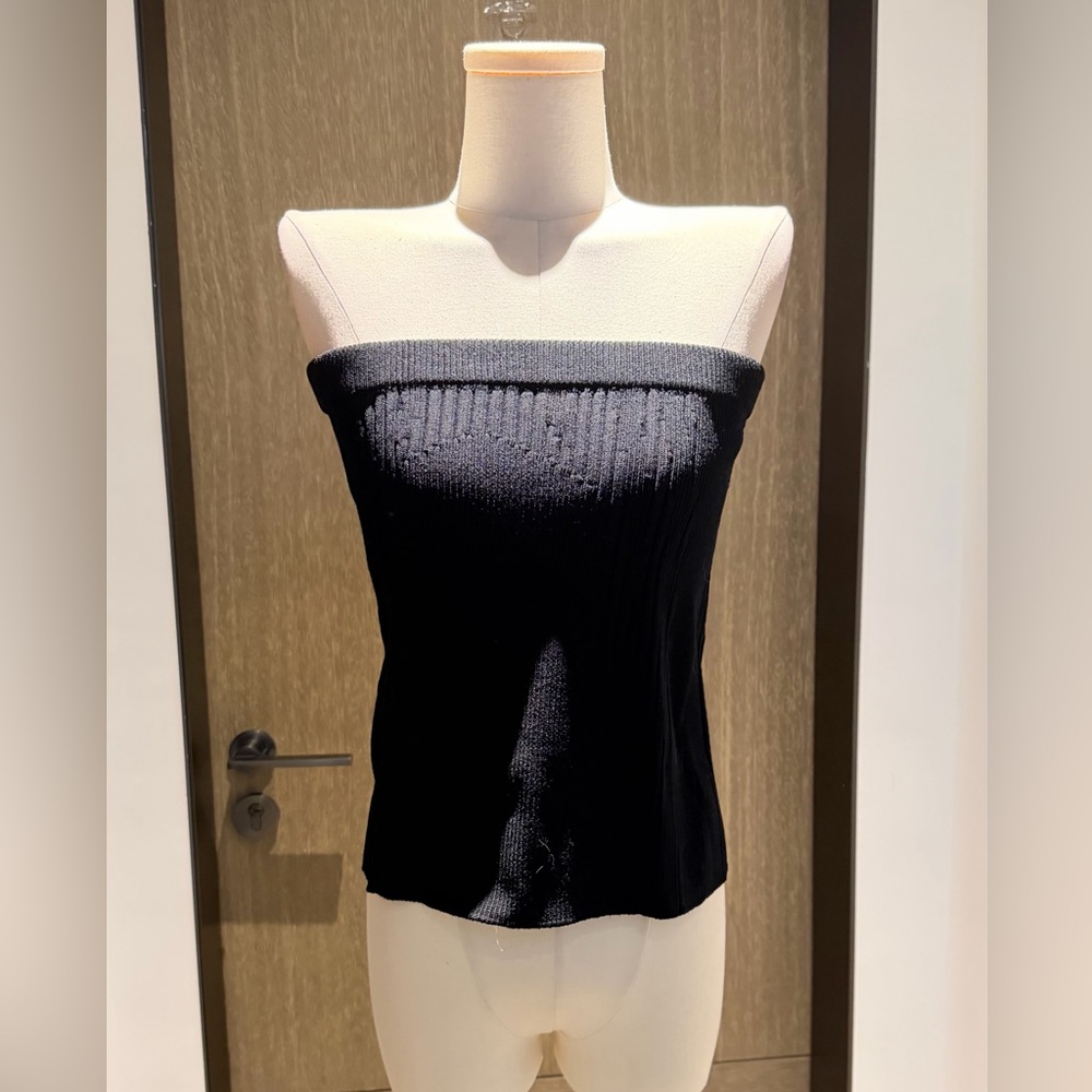Classic Black Strapless Ribbed Tube Top